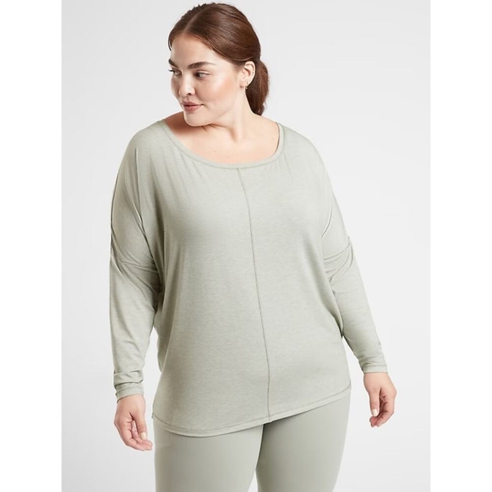 NEW Athleta Essence Flow Top L